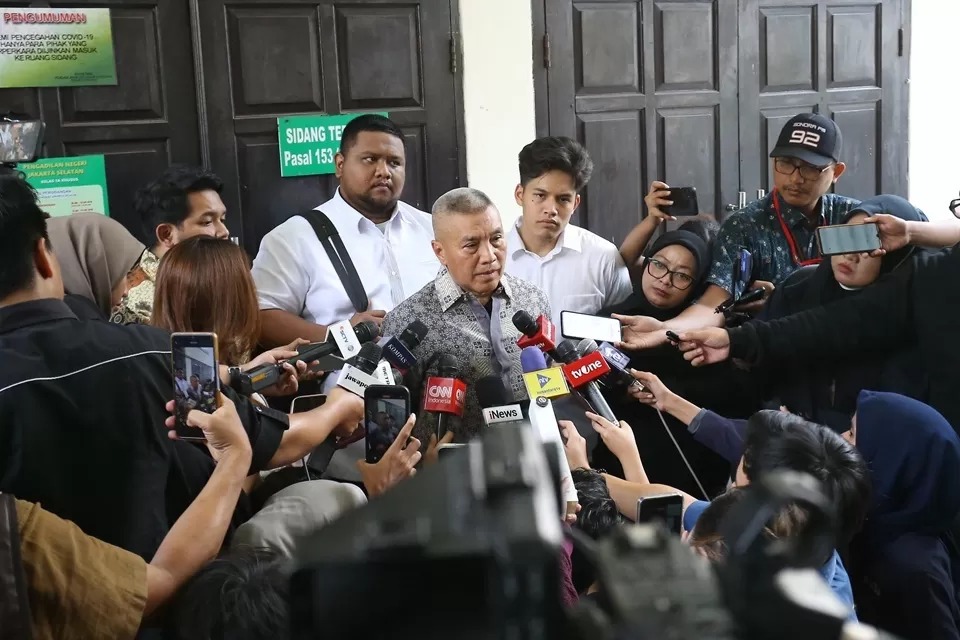 Tim kuasa hukum Nadiem Makarim, Dodi Abdulkadir usai persidangan praperadilan di Pengadilan Negeri Jakarta Selatan (PN Jaksel), Senin (13/10).