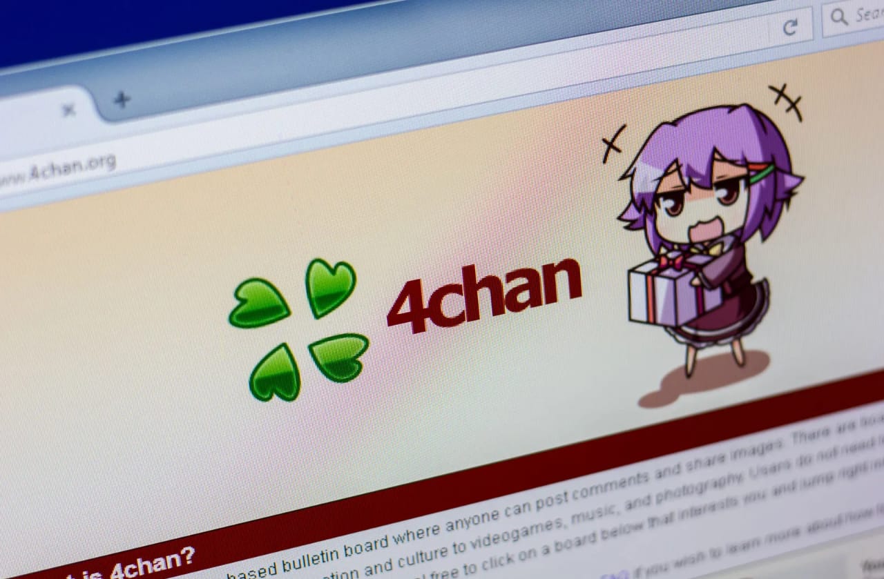 Inggris jatuhkan denda pertama untuk forum 4chan.