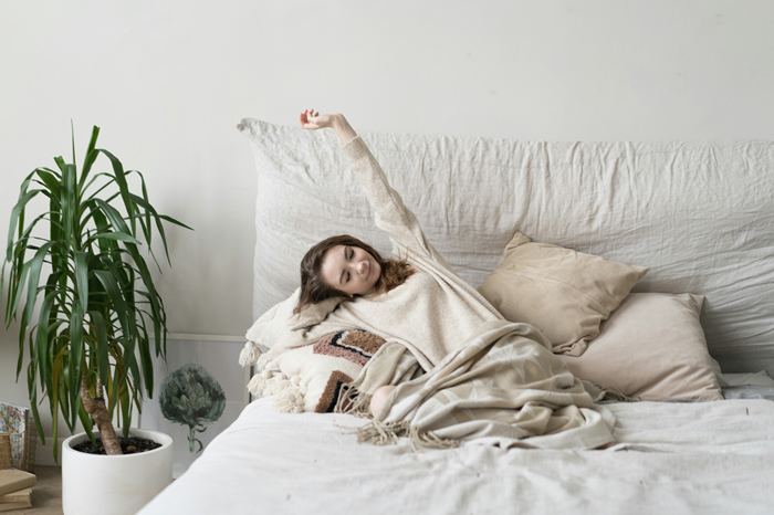Bangun pagi bukan soal alarm, tapi ritme tubuh dan pola tidur sehat yang bisa kamu latih setiap hari.
