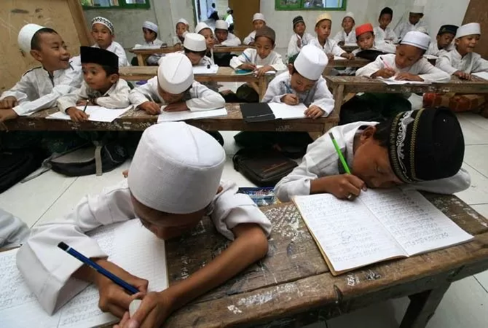 Pemerintah cairkan Rp 4,01 triliun dana BOS untuk madrasah dan RA