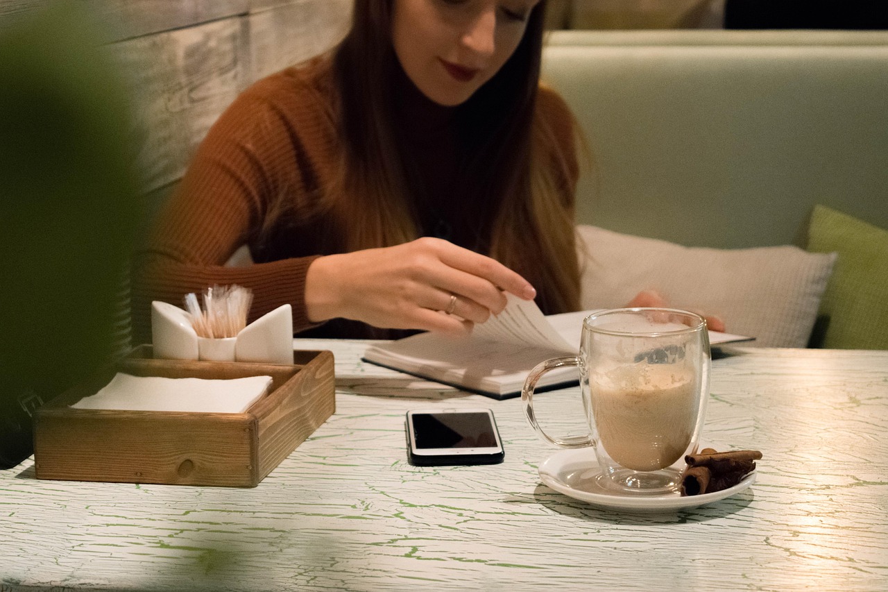 Fenomena solo date jadi tren self-love baru di kalangan Gen Z.