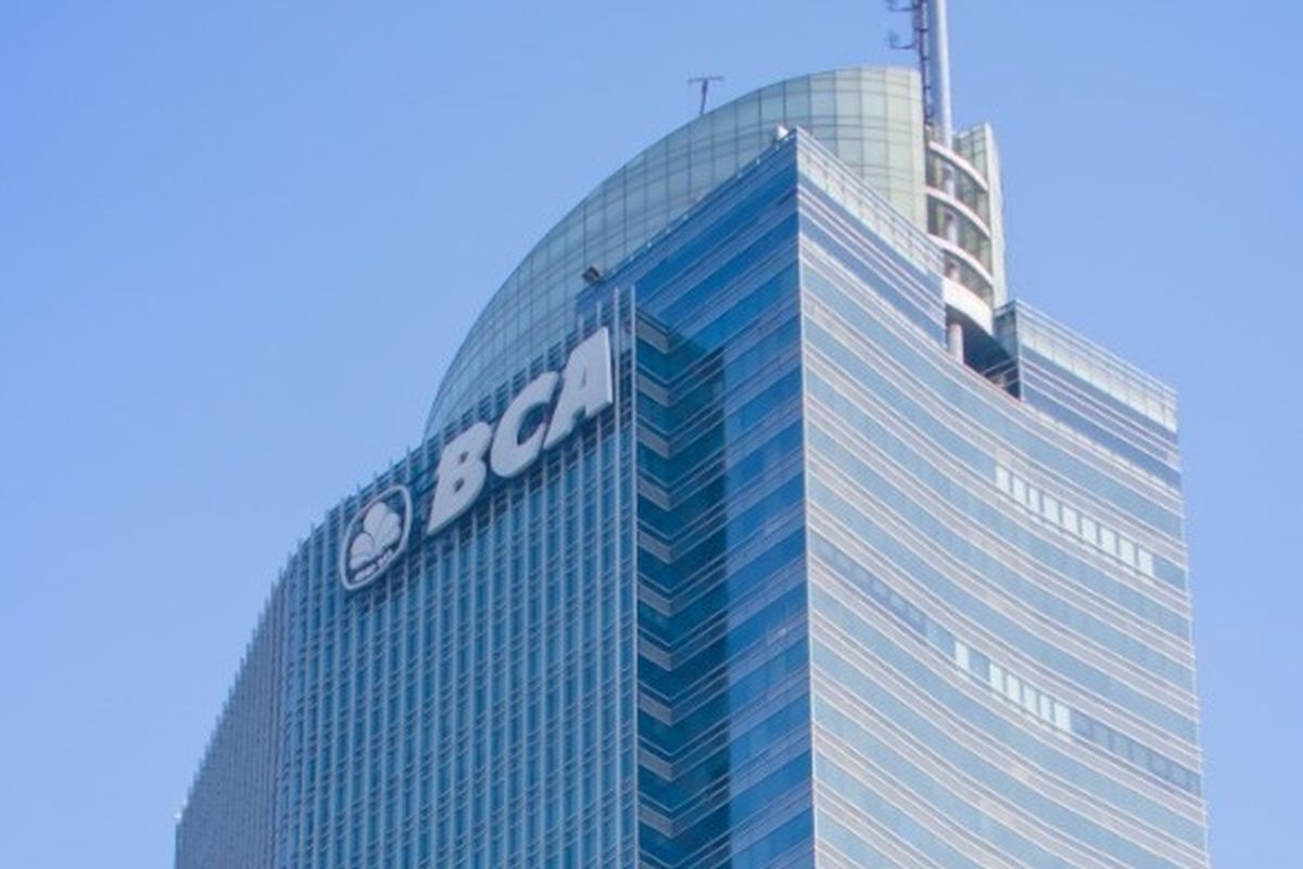Saham BBCA yang sehari sebelumnya melonjak 7,62 persen kini anjlok 1,2 persen
