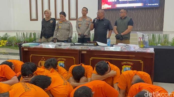 29 pria dari 34 pria yang terlibat pesta sesama jenis di Surabaya, positif HIV