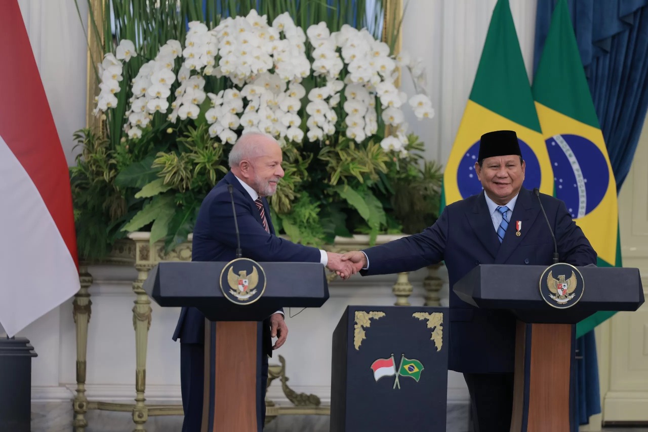 Presiden Prabowo Subianto melakukan pertemuan bilateral dengan Presiden Brasil Luiz In&aacute;cio Lula da Silva di Istana Merdeka, Jakarta, Kamis (23/10).