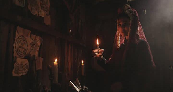 Luna Maya kembali hadir Sebagai Suzzanna Dalam Film Suzzanna: Santet Dosa Di atas Dosa.