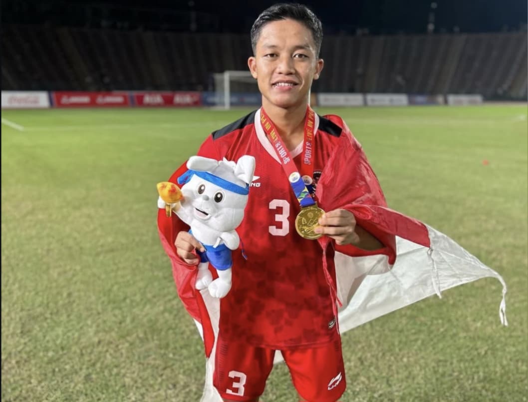 Rio Fahmi adalah bek Persija dan Timnas Indonesia yang ikut membawa Garuda meraih emas SEA Games 2023.