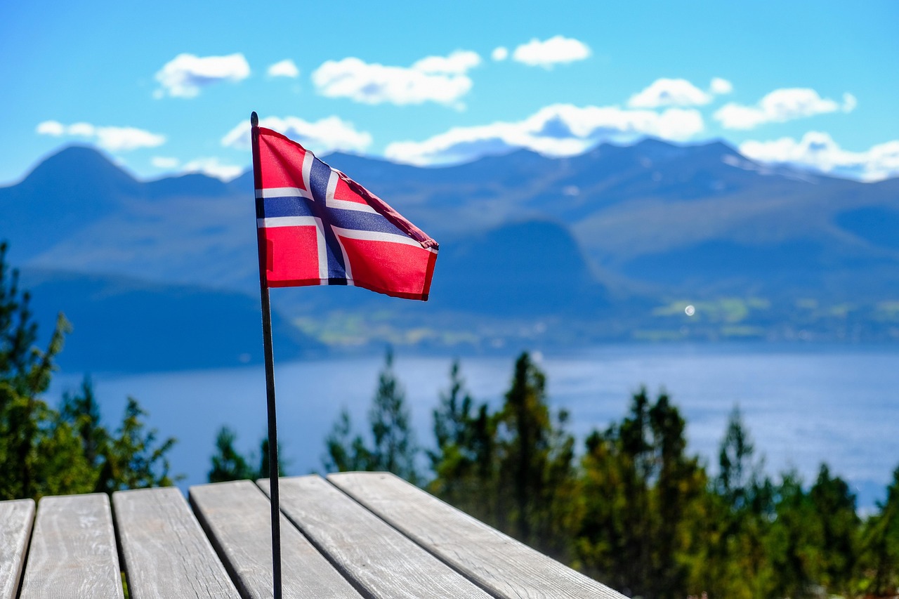 Norwegia sukses mengubah pendapatan minyak jadi dana abadi lintas generasi senilai USD 2 triliun