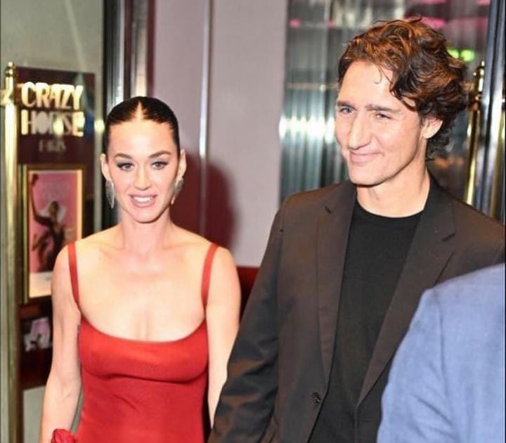 Kabar hubungan Katy Perry dan Justin Trudeau akhirnya terkonfirmasi setelah keduanya tampil bergandengan tangan di Paris