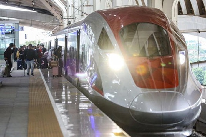 Potret kereta cepat Woosh