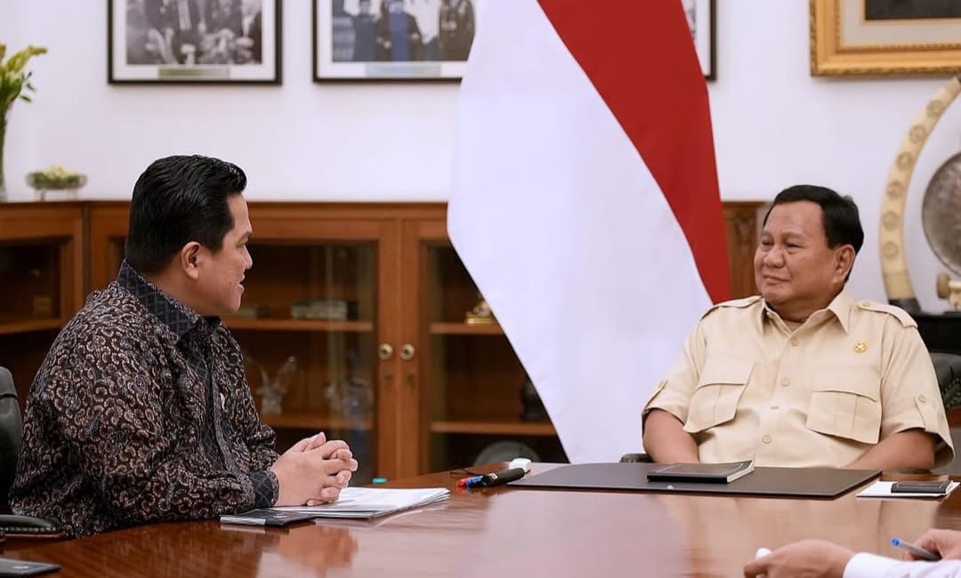 Menpora Erick Thohir saat bertemu presiden Prabowo Subianto.