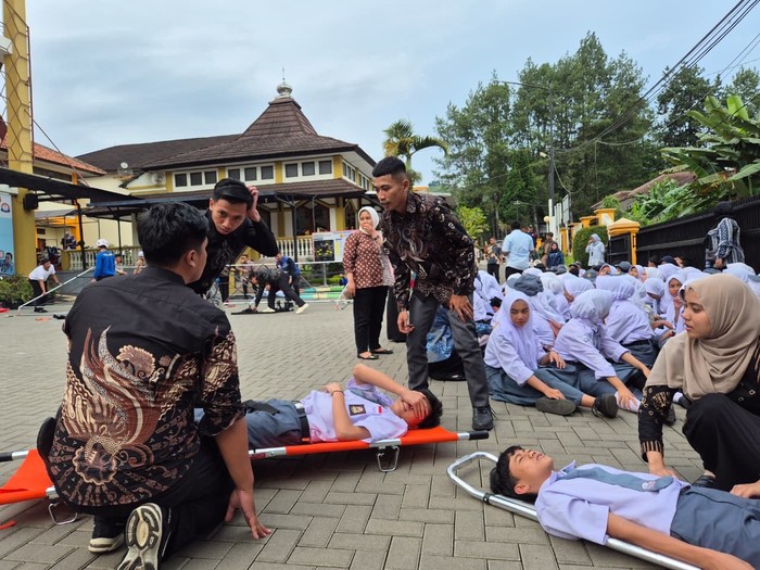 SRMA 14 Bandung Barat resmi jadi model nasional Sekolah Rakyat Aman Bencana.