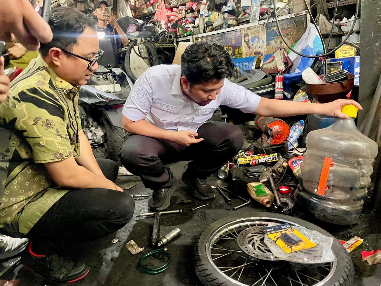 Wagub Jatim Emil Dardak dan Pertamina Patra Niaga pastikan penanganan keluhan BBM berjalan cepat, gratis, dan tanpa prosedur rumit.