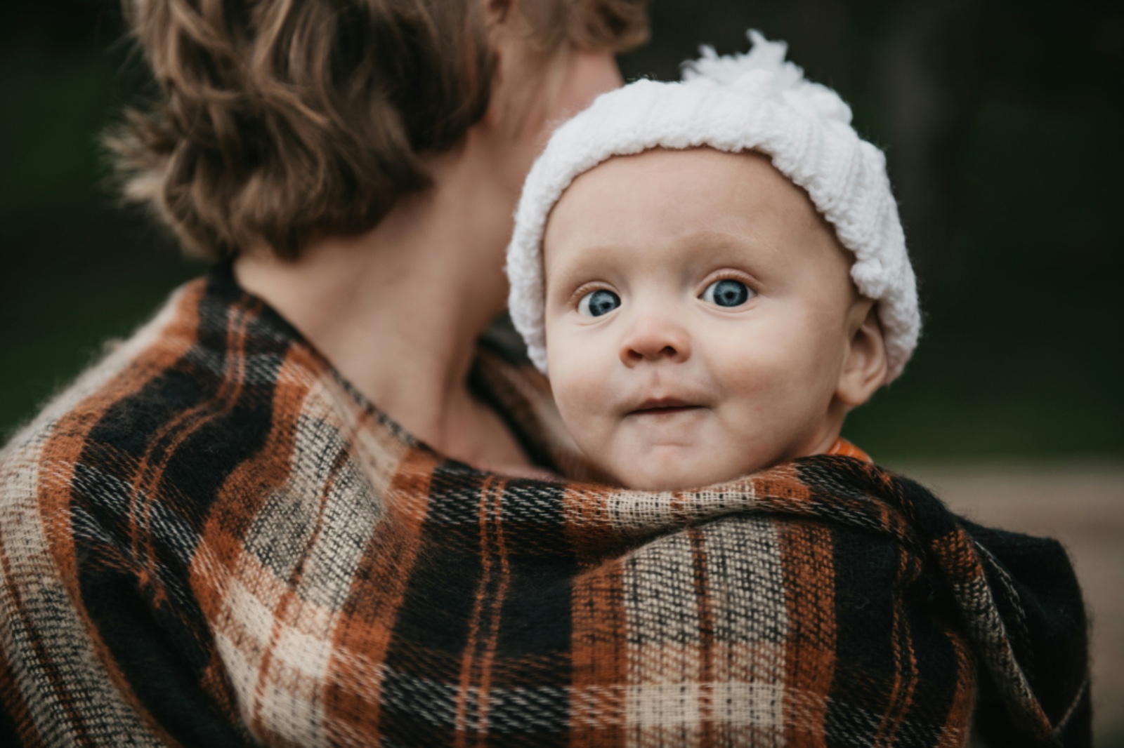 Pengaturan emosi bayi, pentingnya respons orang tua, parenting 4 tahun pertama.