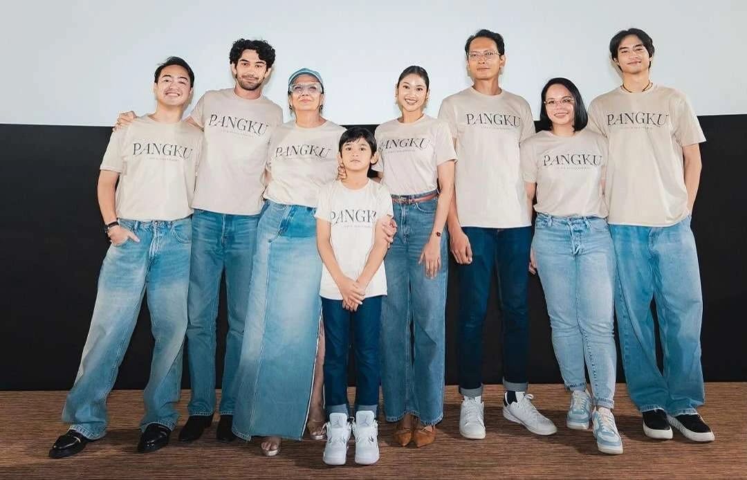 Pangku adalah film drama tentang perjuangan ibu tunggal di Pantura yang bekerja di warung kopi pangku demi menghidupi anaknya.