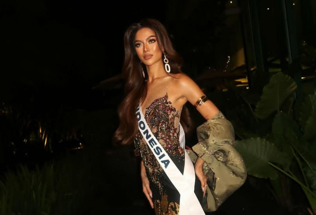 Penampilan Sanly Liu di pembukaan Miss Universe 2025 di Thailand.