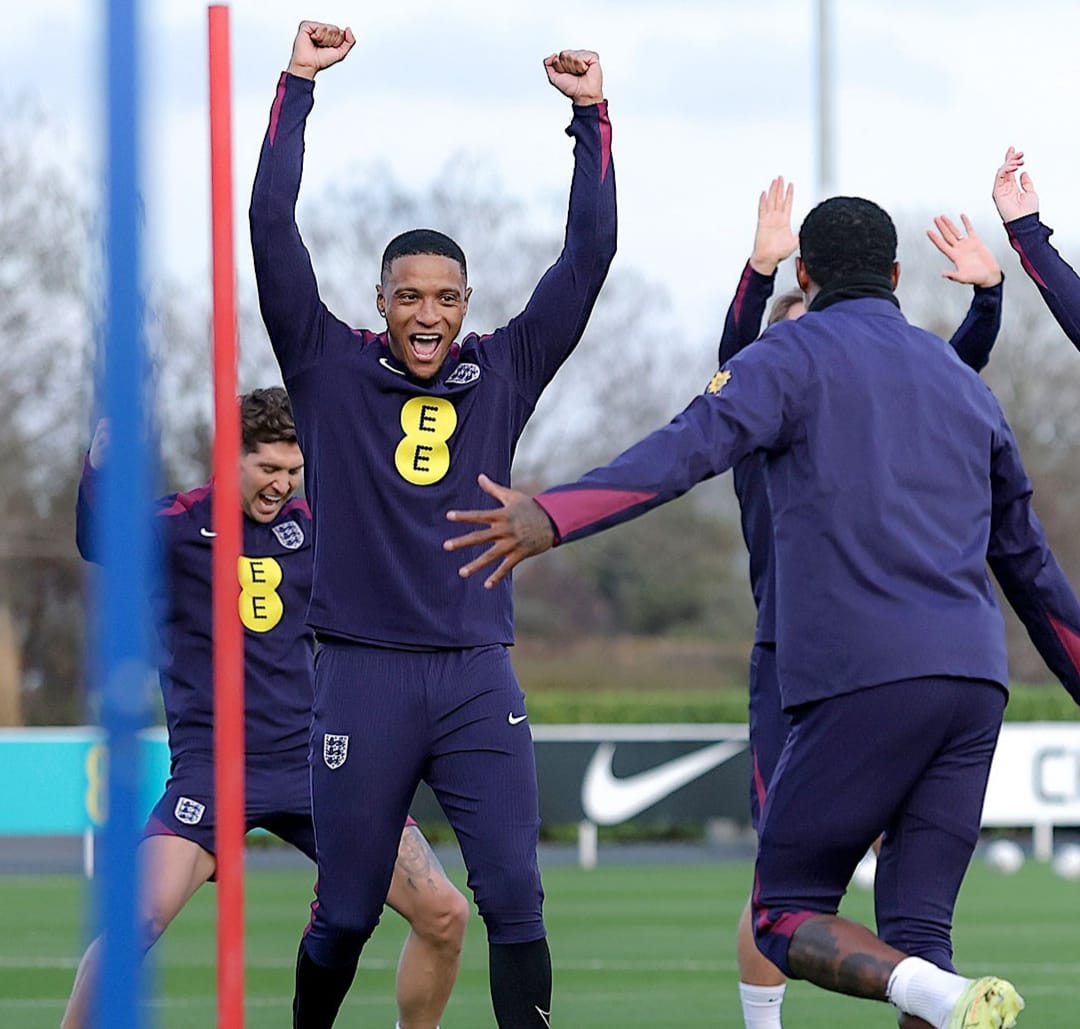 Para pemain Timnas Inggris saat sesi latihan jelang FIFA Match Day Kemarin (Rabu, 12/11).