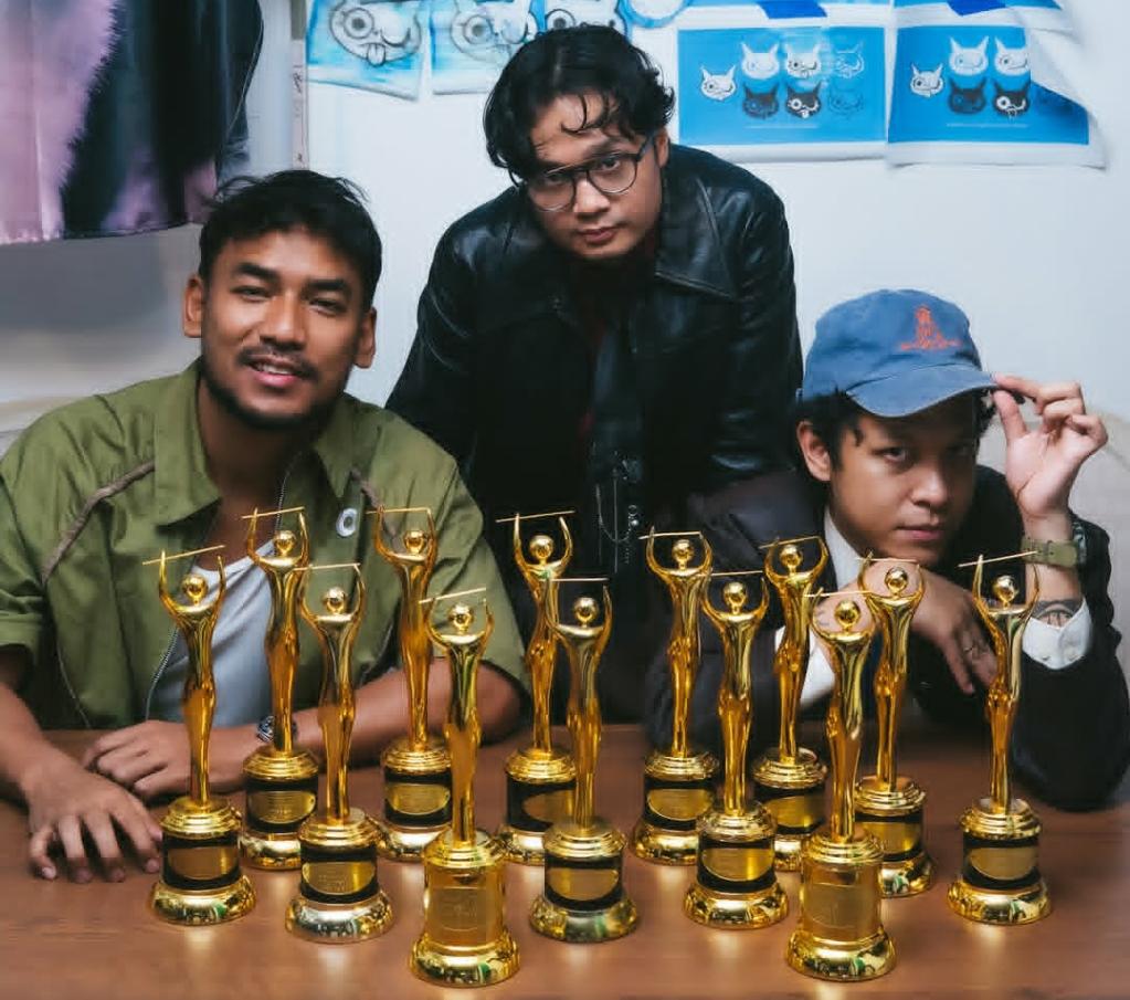 Baskara Putra bersama Hindia dan Feast berhasil raih piala di penghargaan bergengsi AMI 2025.