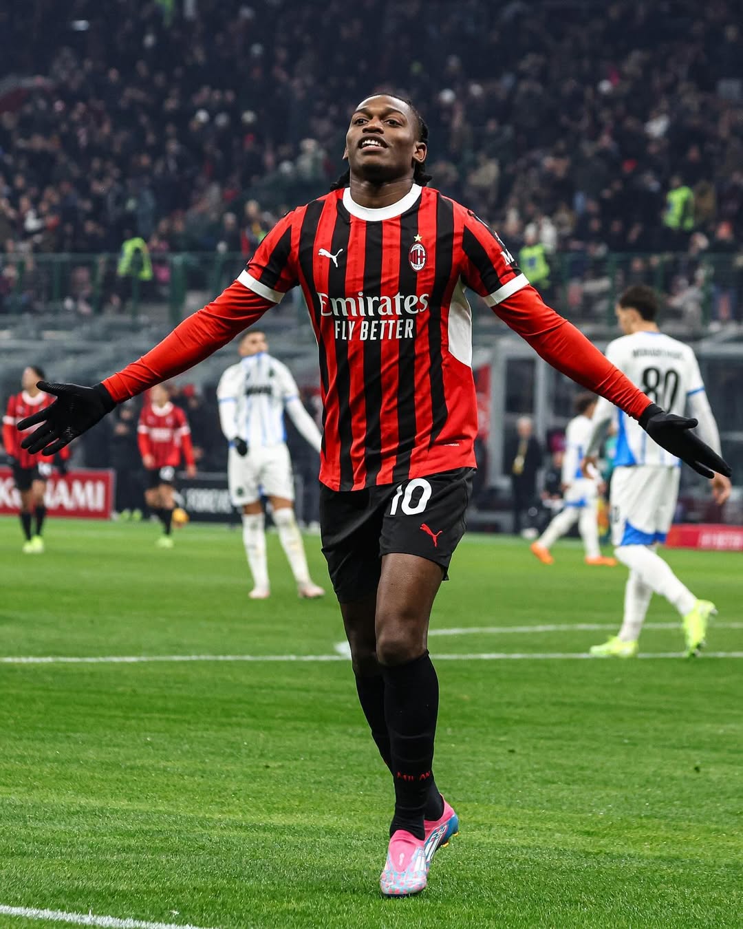 Lini depan Milan seret gol. Leao dan Pulisic dipasang bersamaan untuk pertama kali saat derby kontra Inter.