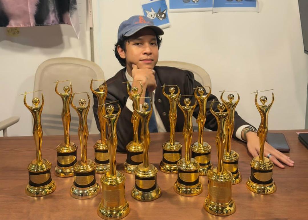 Baskara Putra dedikasikan piala AMI Awards 2025 untuk Sumarsih, Ibu Wawan korban hilang dalam tragedi 1998.