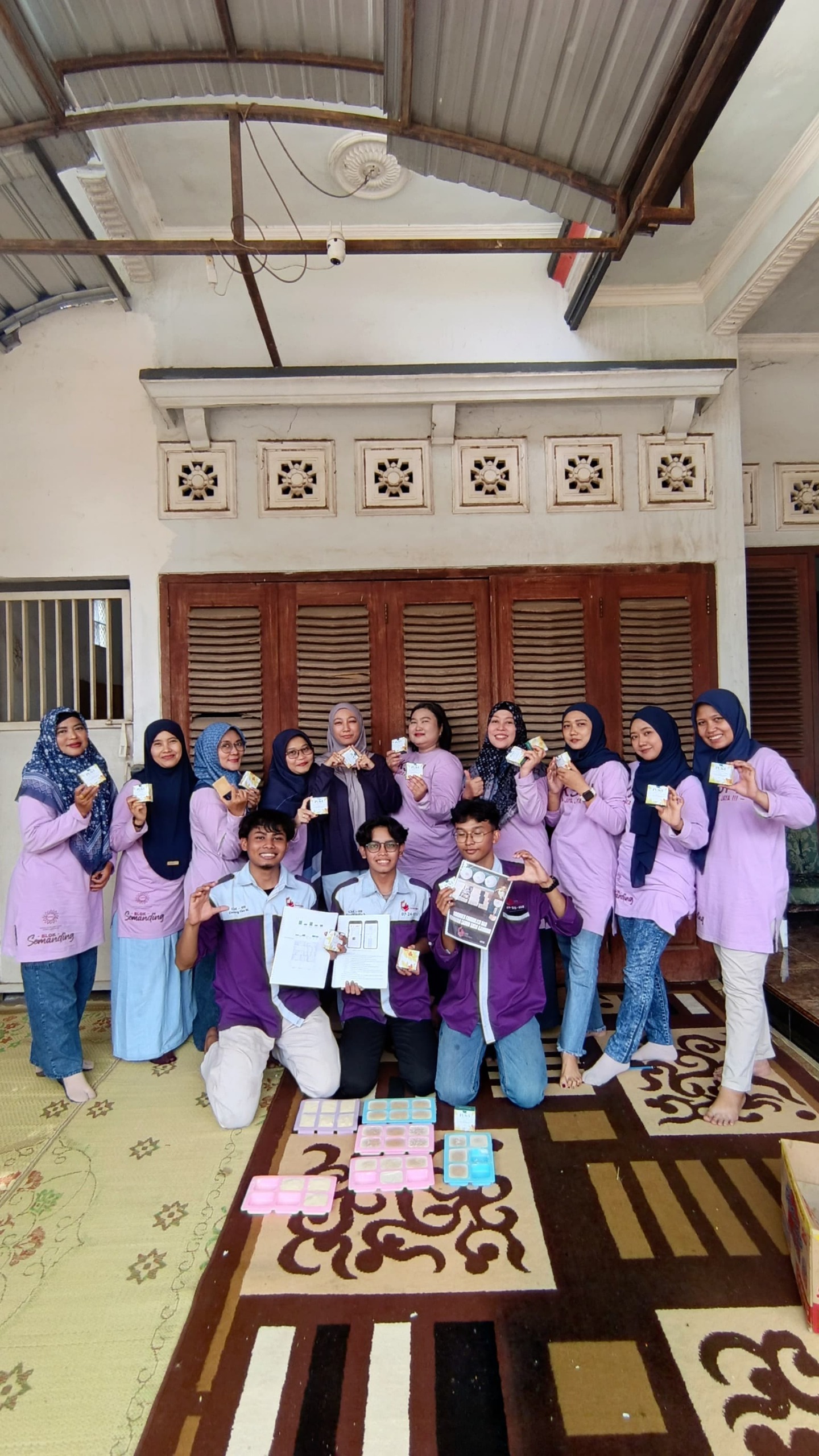 UISI latih peternak olah susu kambing jadi kefir, sabun, dan kerupuk untuk tingkatkan pendapatan.