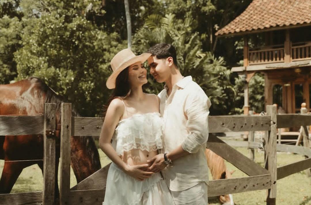 Pasangan Alyssa Daguise dan Al Ghazali umumkan kehamilan anak pertama mereka.