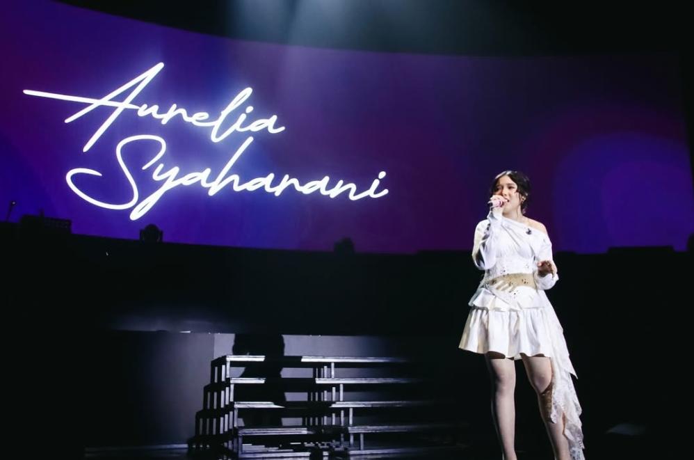 Penampilan Aurelia Syahrani di opening showcase Edelwis.