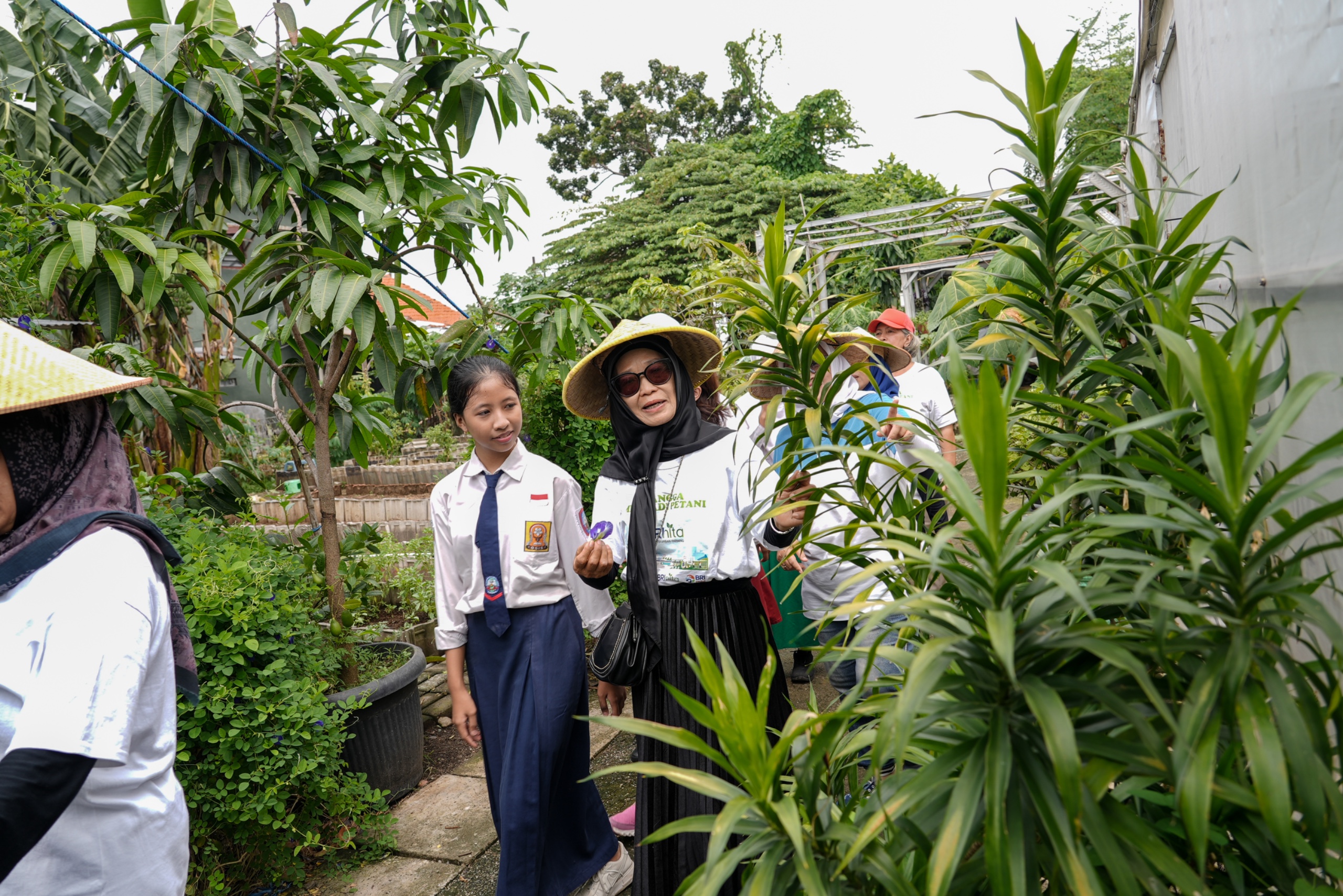 BRI meraih Excellence Award GCSA dan Gold Category CSR Excellence Awards untuk program sosial-lingkungan