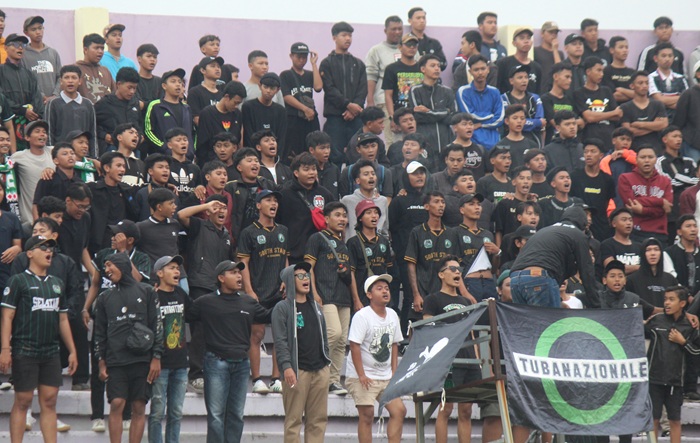 Persatu Tuban ditunjuk sebagai tuan rumah Grup C Liga 4 2025. Suporter antusias sambut kebangkitan dan siap menjaga kondusivitas stadion.