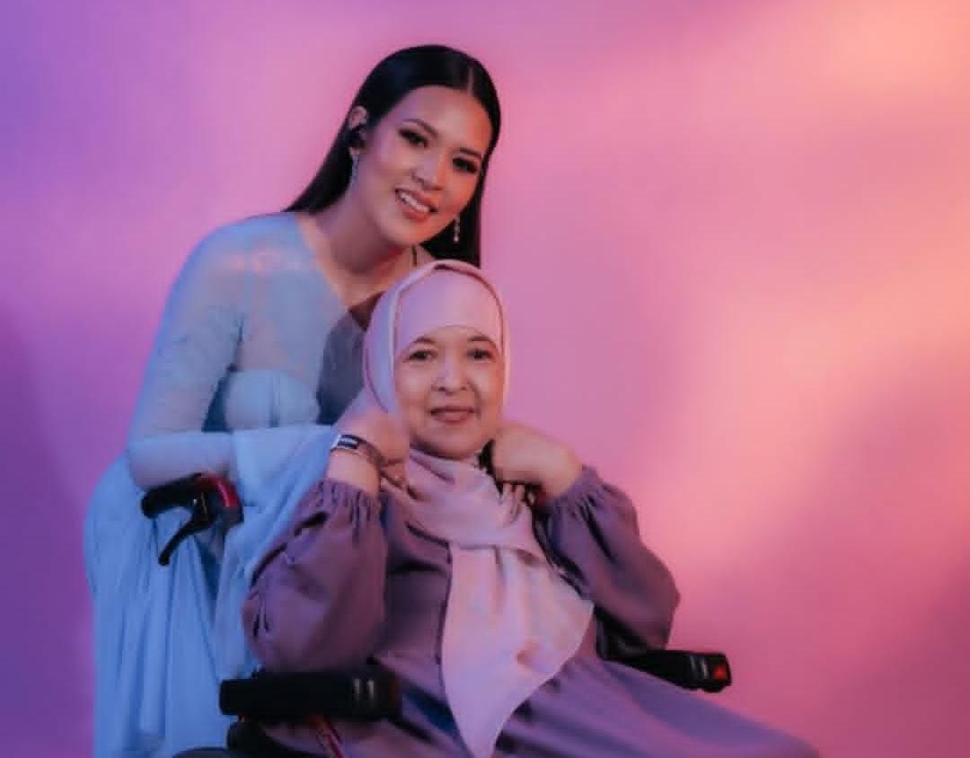 Ibunda Raisa, Ria Mariaty meninggal dunia.
