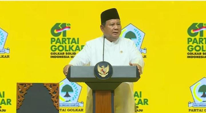 Presiden Prabowo Subianto berpidato saat acara puncak HUT ke-61 Golkar di istora Senayan Jakarta
