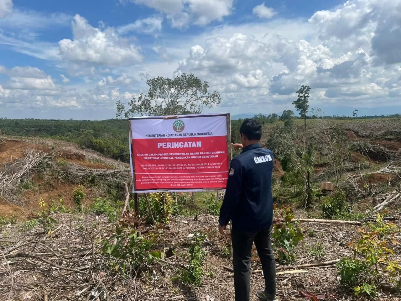 Kementerian Kehutanan (Kemenhut) mengejar para pihak yang diduga bertanggung jawab atas kerusakan Daerah Aliran Sungai (DAS) di Tapanuli Utara dan Tapanuli Selatan.