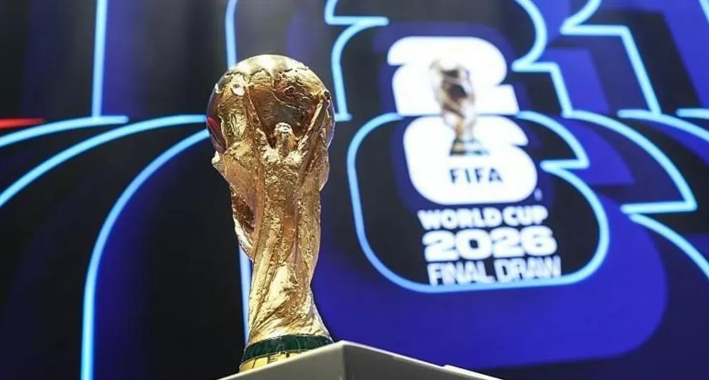 Trophy piala dunia.