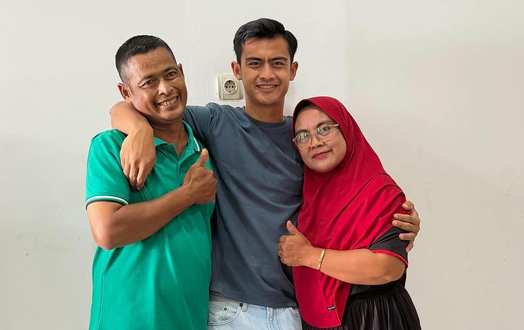 Potret sebelum duka menyelimuti Pratama Arhan karena sang ayah meninggal dunia.