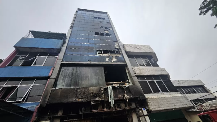Gedung Terra Drone yang terbakar, Selasa (9/12)
