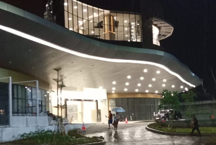 Ekonomi melambat, sektor industri stagnan, Citimall hadir, dampaknya mulai terasa: konsumen terbagi, bioskop bersaing, UMKM terdesak.