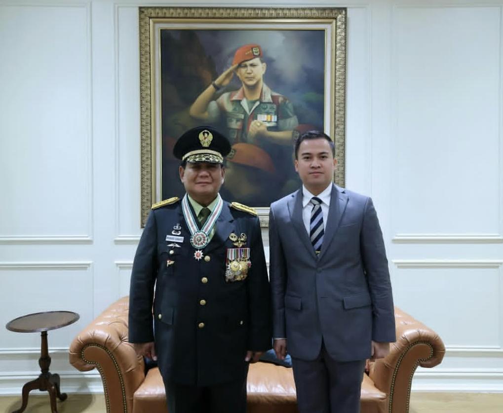 Agung Surahman, asisten pribadi Presiden Prabowo kembali disorot publik usai beri respons makian terhadap warganet.