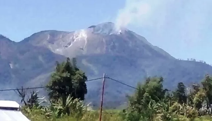 Ilustrasi Gunung Talang, Solok, Sumatra Barat