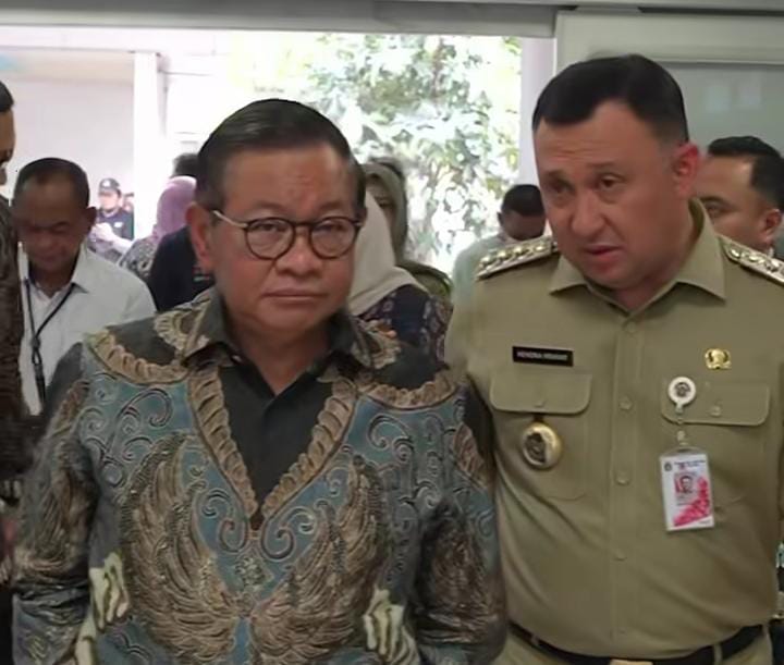 Gubernur DKI Jakarta, Pramono Anung Saat menjenguk korban di rumah sakit