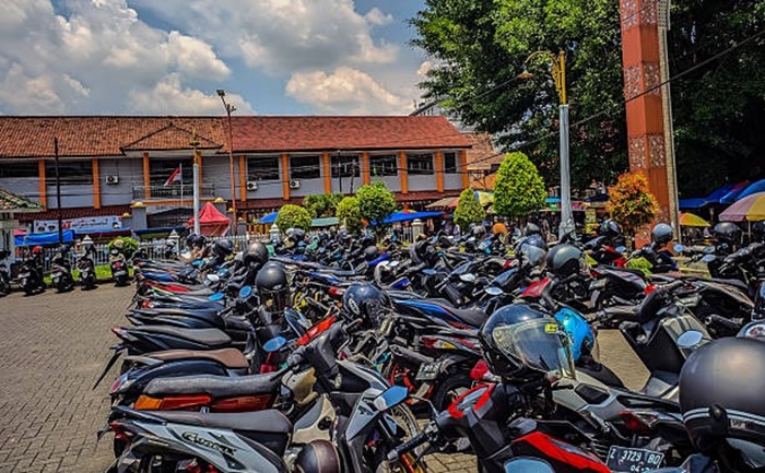 Ilustrasi banyaknya kendaraan bermotor yang ada di Indonesia.