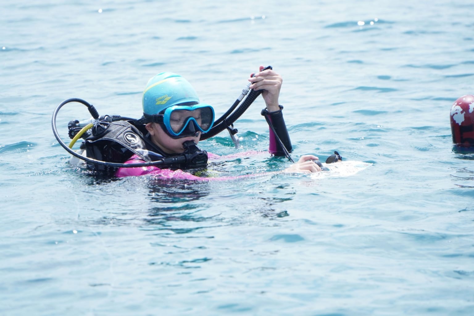 Atlet Selam Gresik, Myrararti Carissa Novianto merebut emas di nomor M Course 5 Poin Course Putri.