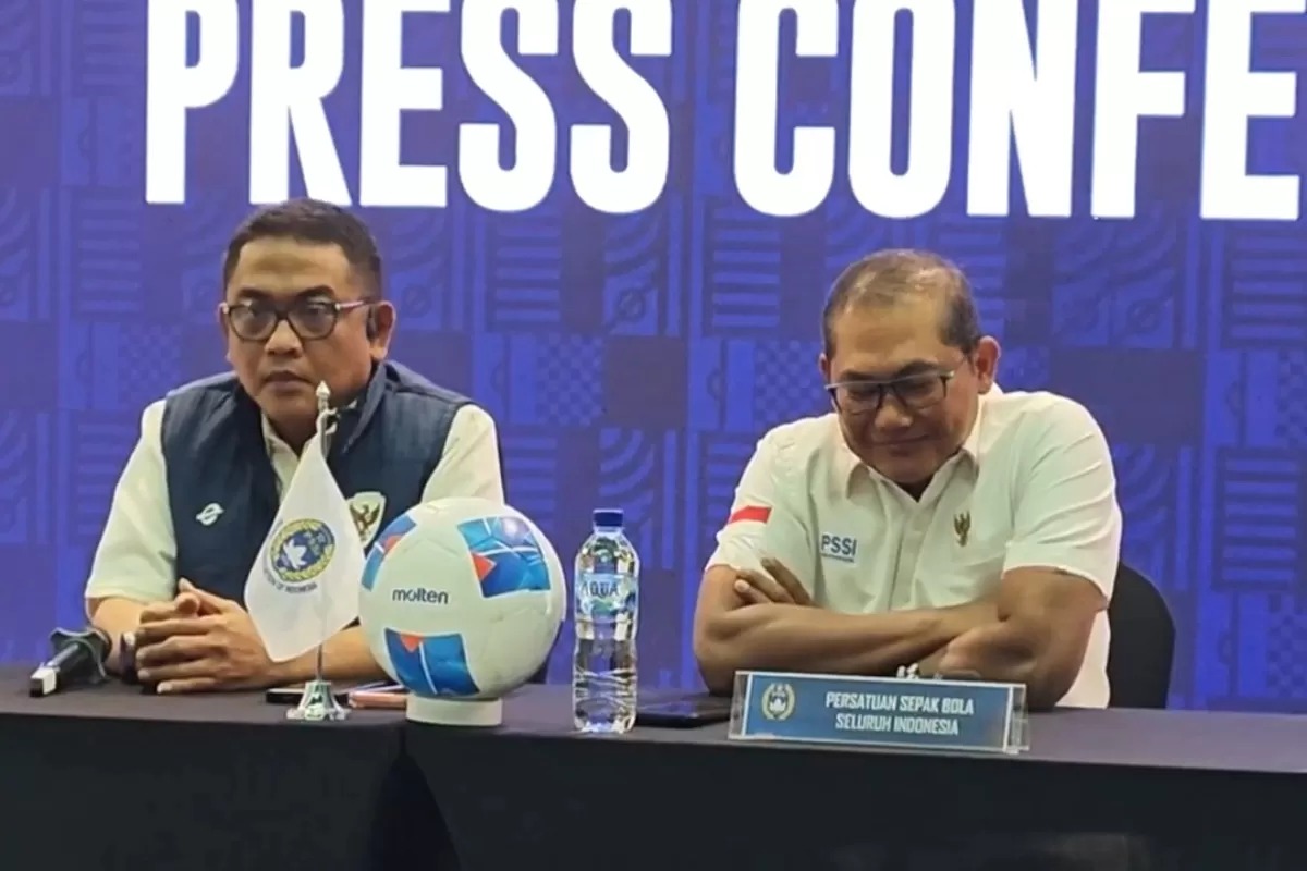 Anggota Komite Eksekutif PSSI (Exco PSSI) Endri Erawan dan Ketua Badan Tim Nasional (BTN) Sumardji