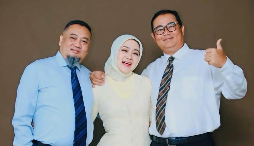 Kakak laki-laki Atalia Praratya meninggal dunia di hari persidangan perceraiannya