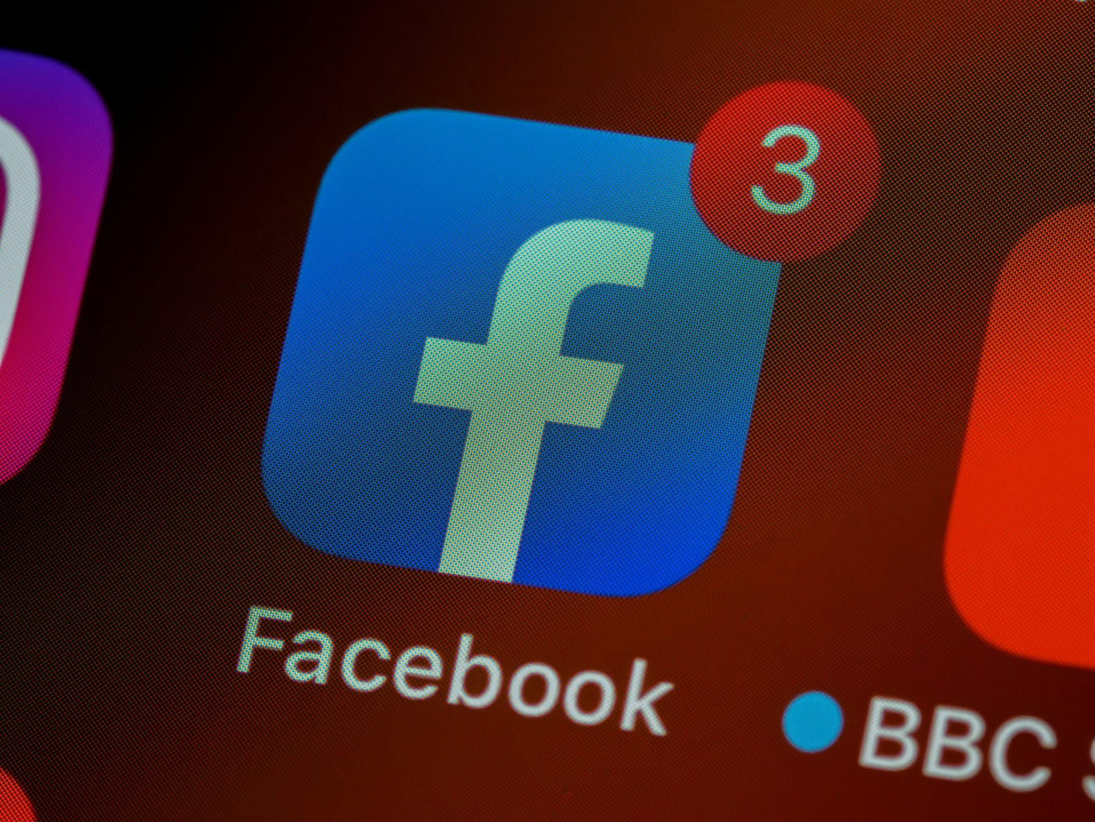 Meta uji coba fitur berbagi tautan secara berbayar di Facebook.