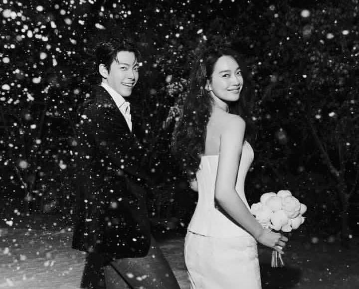Pasangan shin Min Ah dan kim wo bin resmi menikah pada Sabtu (20/12).