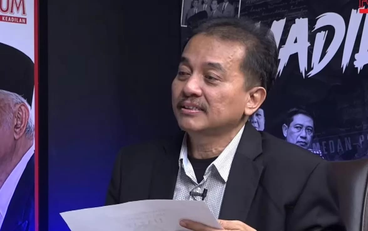 Roy Suryo.