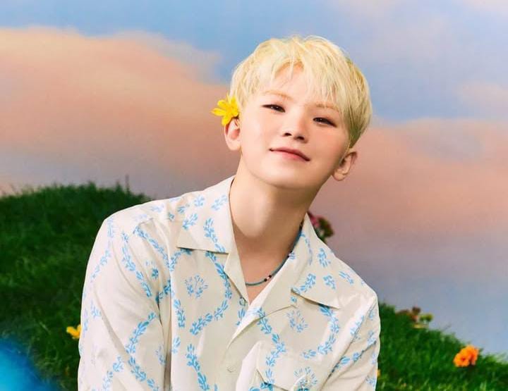Woozi dari SEVENTEEN atau Lee Ji-hoon seorang penyanyi dari Korea Selatan.