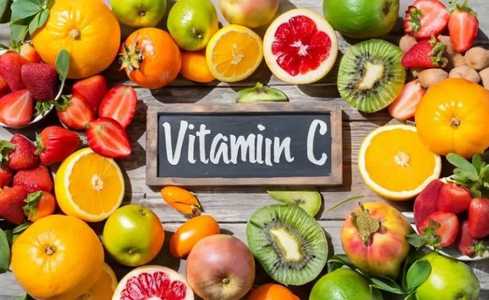 Vitamin C berperan penting dalam meningkatkan imun tubuh dan mencegah komplikasi flu