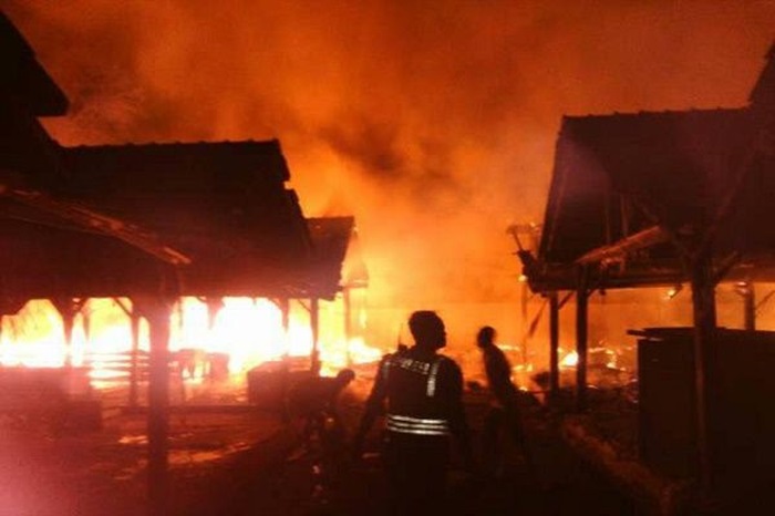Ilustrasi Pasar Lemahabang Cirebon terbakar hebat
