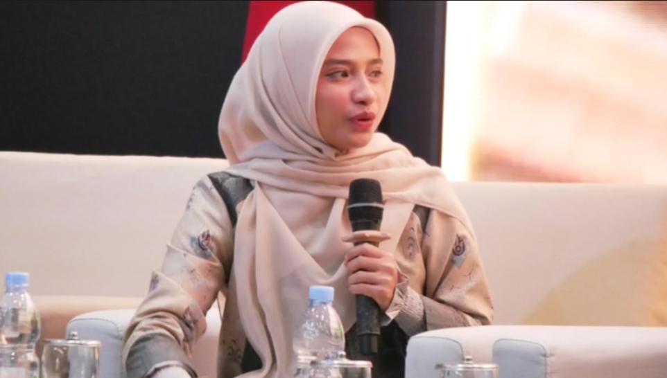 nfluencer Sherly Annavita terima teror usai kritik isu bencana Sumatra.