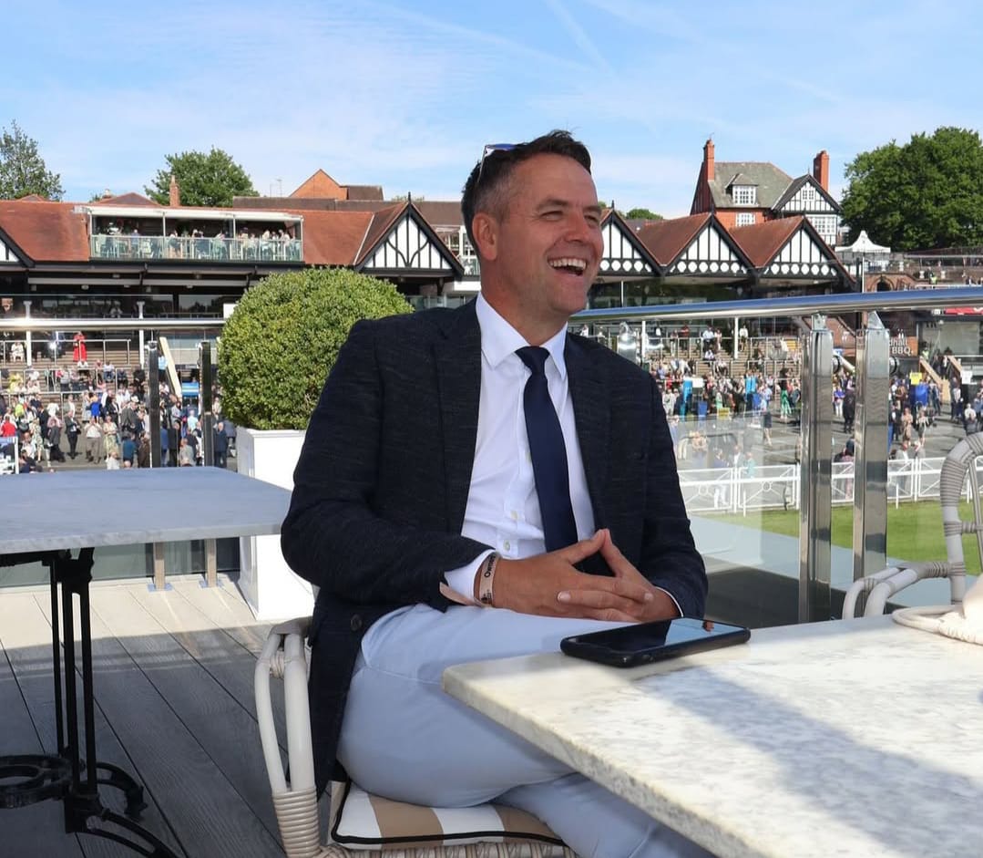 Legenda Liverpool, Michael Owen, sebut biang menurunnya performa Liverpool saat ini.